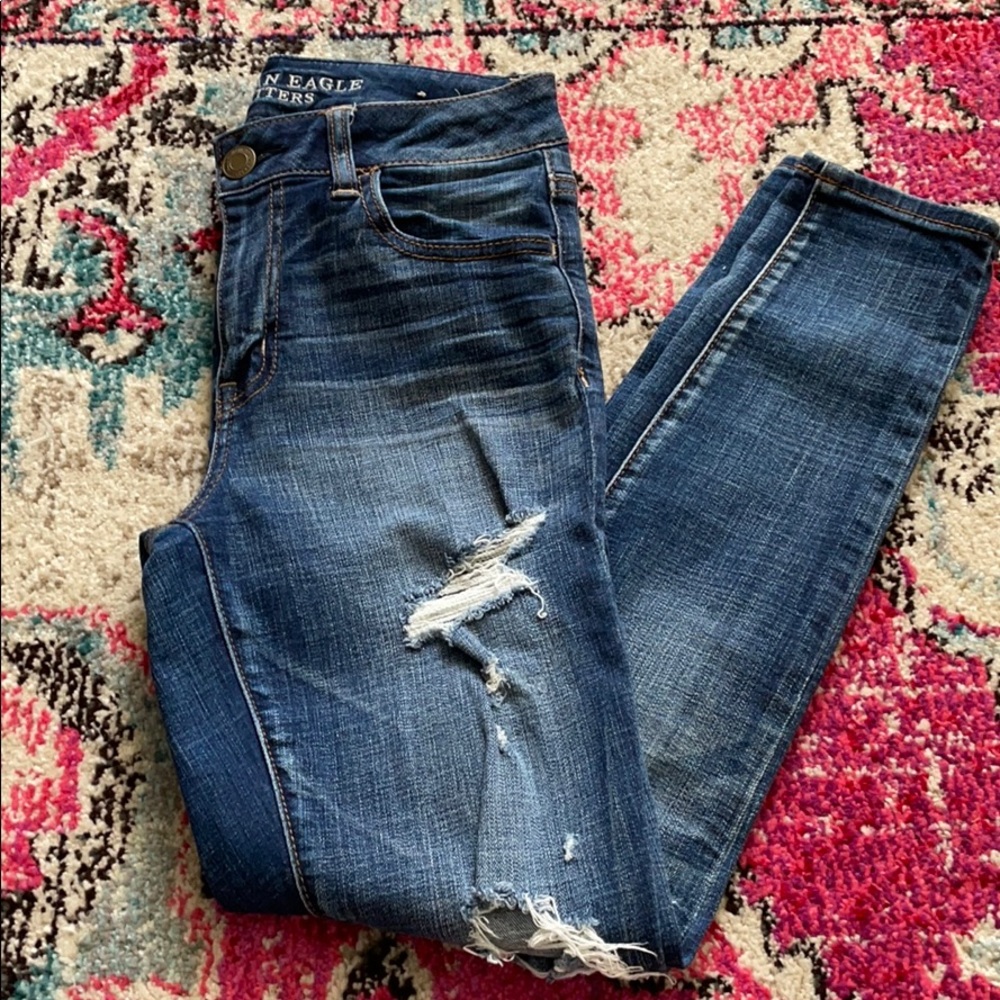 Distressed AE High Rise Jegging